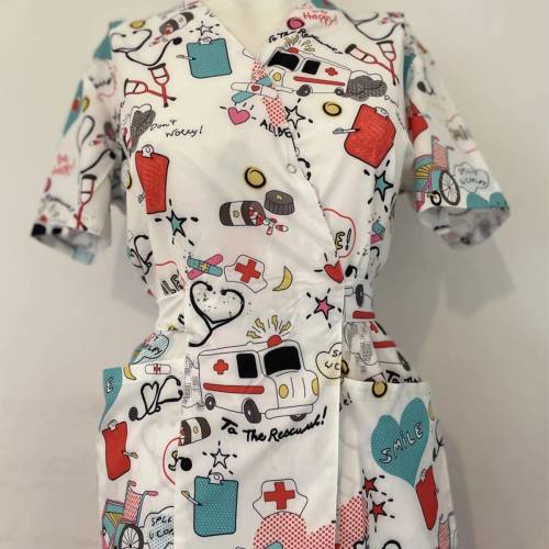 Bluza medicala kimono alba cu imprimeu, Model Ambulanta - M